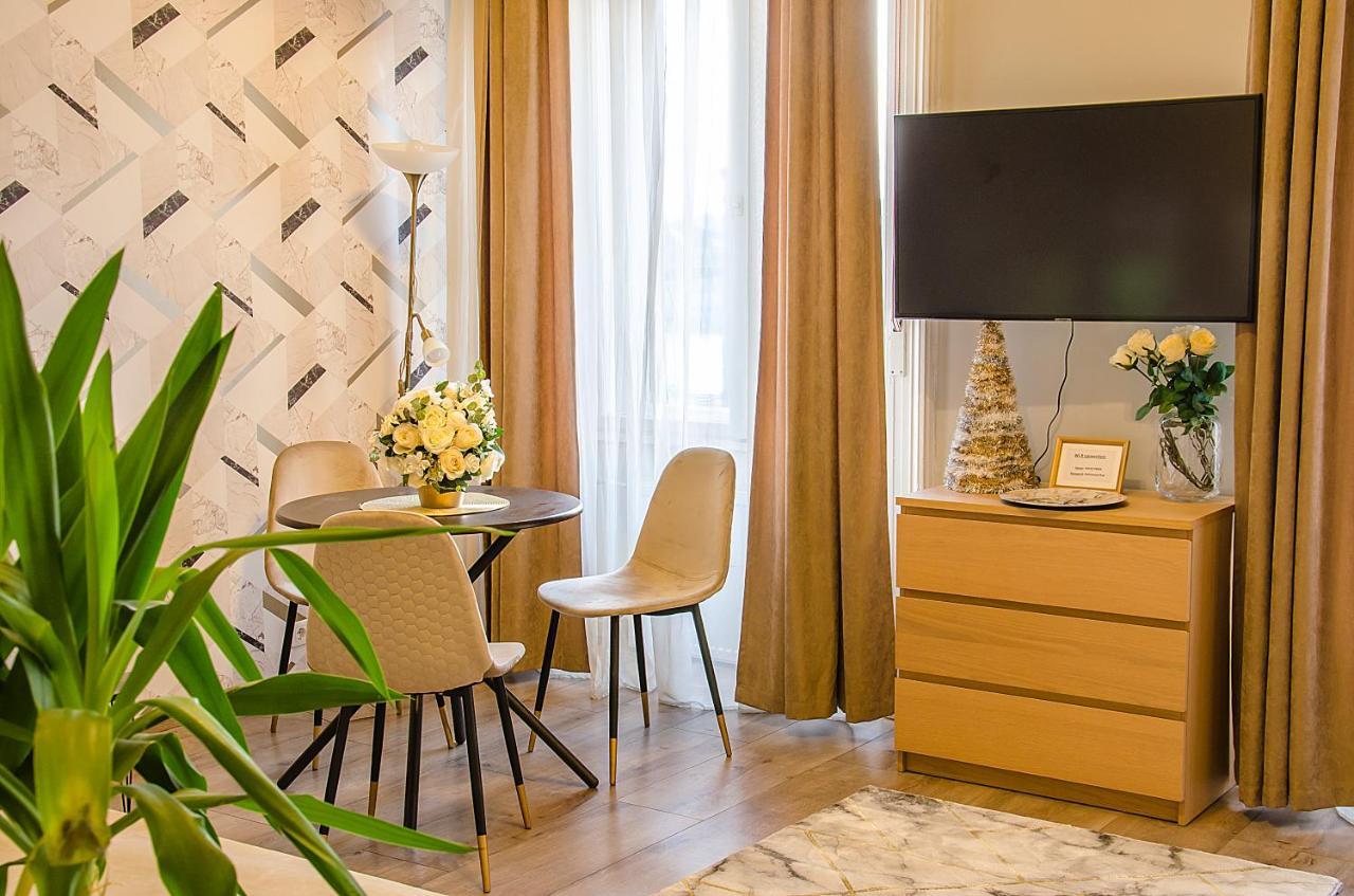 Marble Apartment